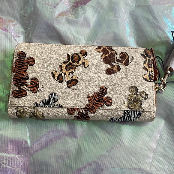 Dooney&Bourke Tote and wallet set - Picture 6 of 7